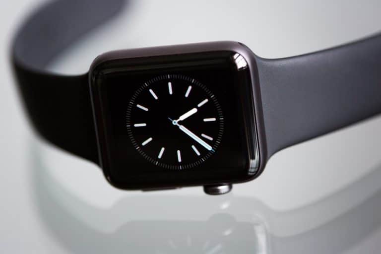 difference between hybrid smartwatch and smartwatch