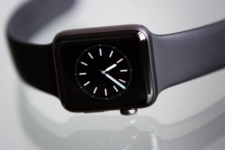 difference between hybrid and smartwatch